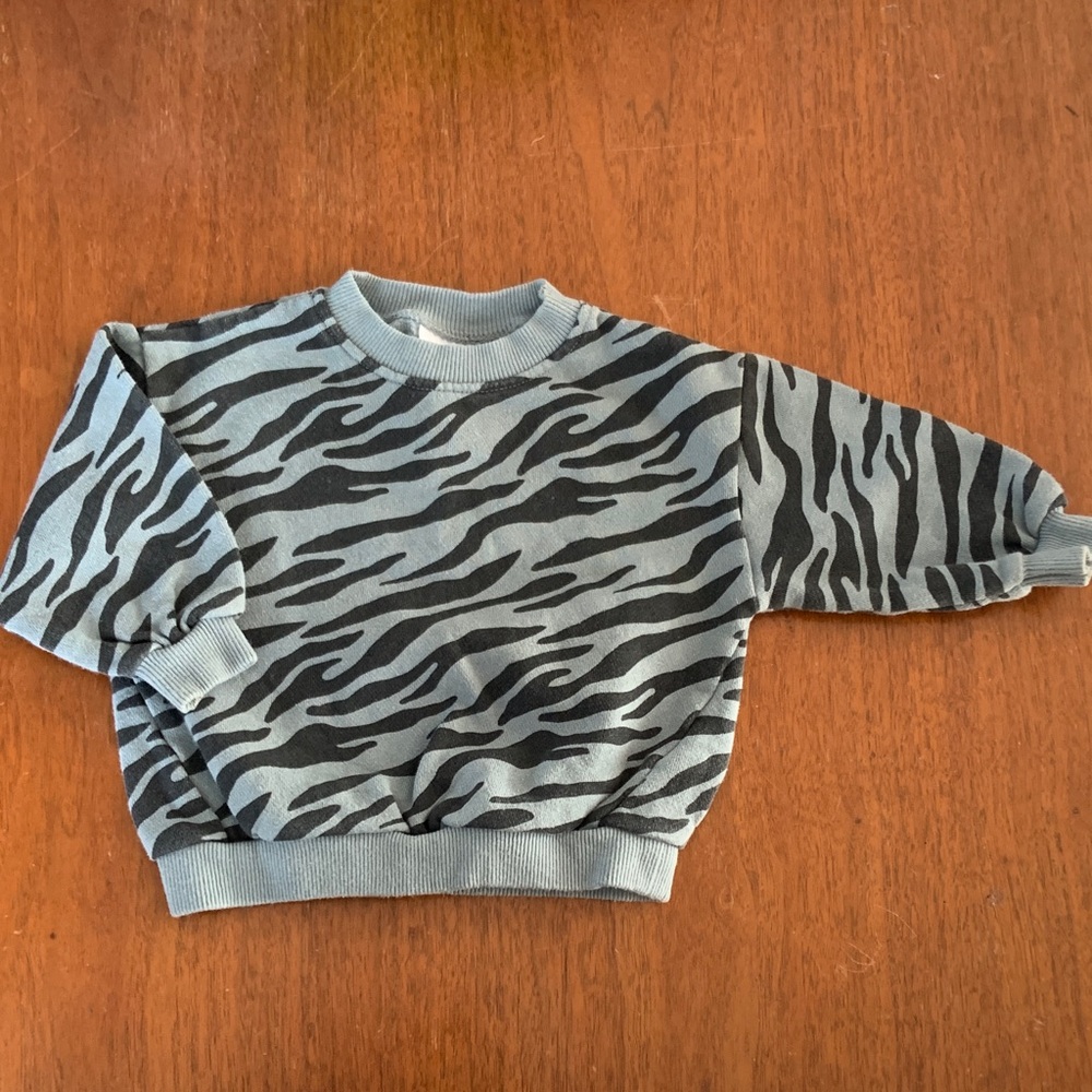 🫐3/$30 Zara Kids Zebra Print Sweatshirt in Black and Soft Teal size 6-9m